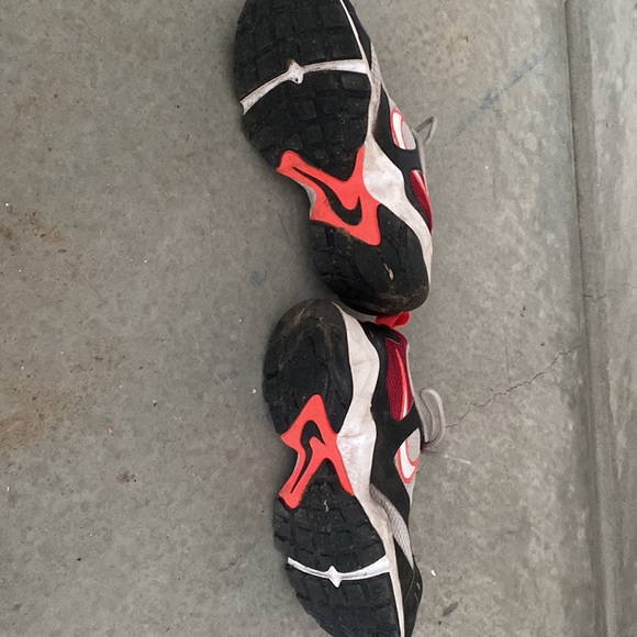 Nike shoes - Picture 4 of 5